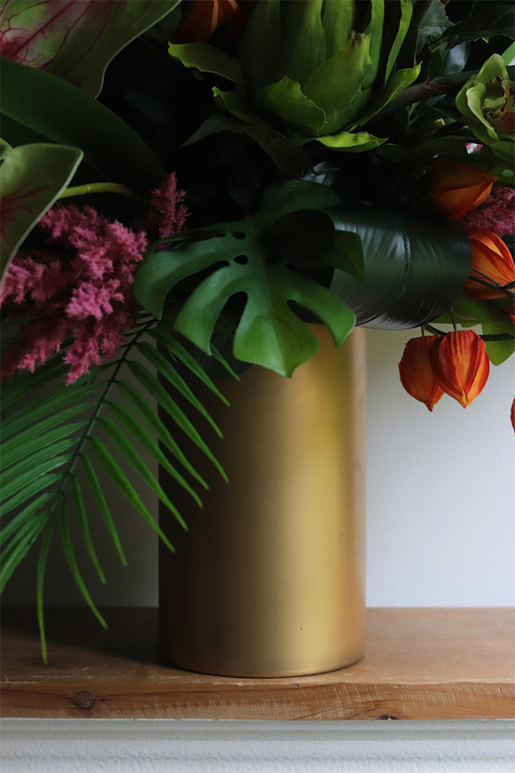 Schiele Premium, strelicja kompozycja w złotej donicy