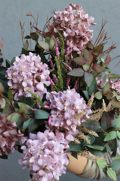 Violet Hortensje Deluxe, bukiet nagrobny we wkładzie do wazonu, wys.46cm 