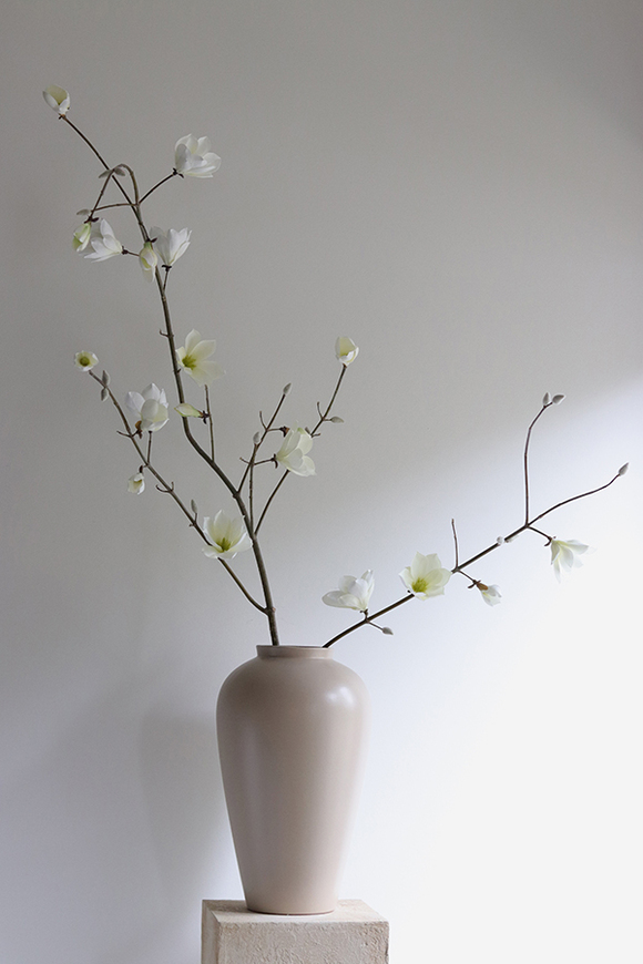 Magnolia Vase XL, kwiaty w wazonie