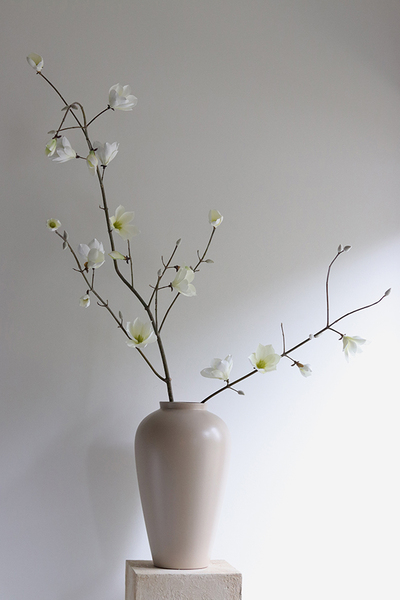 Magnolia Vase XL, kwiaty w wazonie