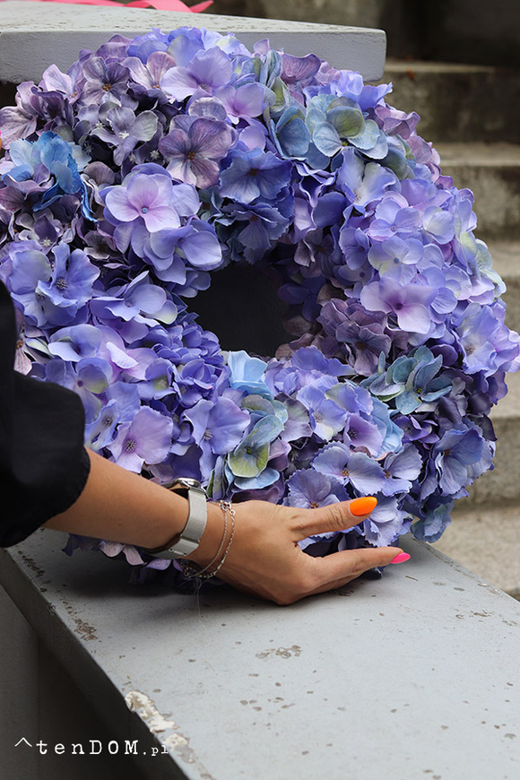 Hortensje Violet, wianek na drzwi z hortensji	