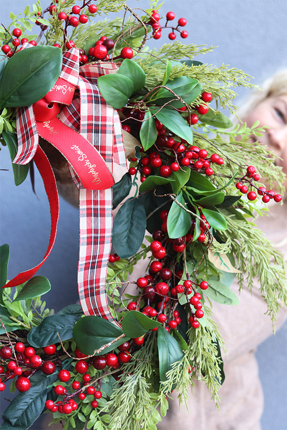 Red Xmas Bells, świąteczny wianek z dzwonkiem