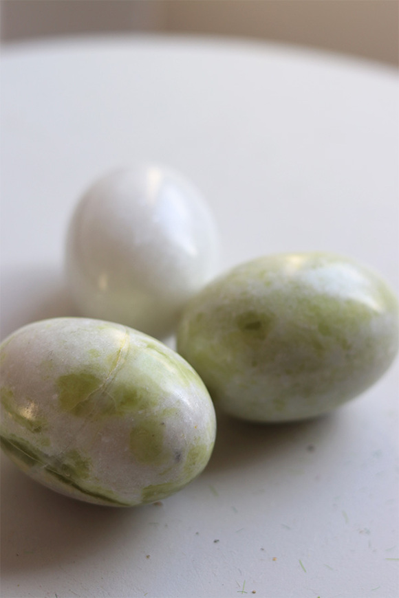 Stone Eggs, kamienne jajka