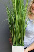 Terrana Wood Base, wysoka sztuczna trawa w donicy