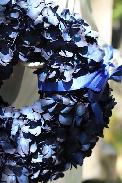 Granatowa Hortensja, wieniec nagrobny