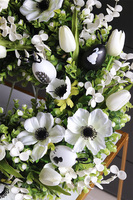 Black Easter, wielkanocny wianek z jajkami