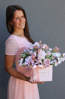 Delicja Wiosenna, flowerbox w kwadratowym pudełku, wys.33cm