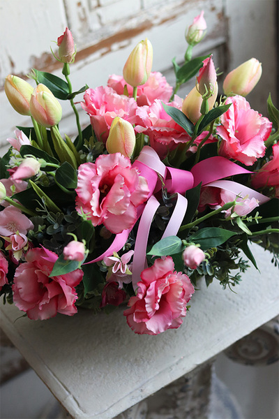 Benussi kosz z różowymi kwiatami, wym.34x70cm