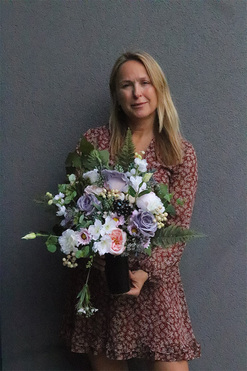 Violet Herrera, bukiet nagrobny we wkładzie, dł.48cm 