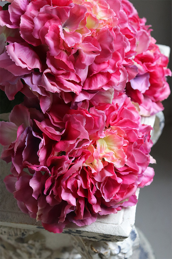 Pink Hydrangea, gałązka sztucznej hortensji z listkami