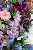 Mystery Geffea, fioletowa wiązanka nagrobna