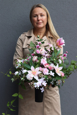 Ytrena Pink, bukiet nagrobny we wkładzie, dł.58cm 