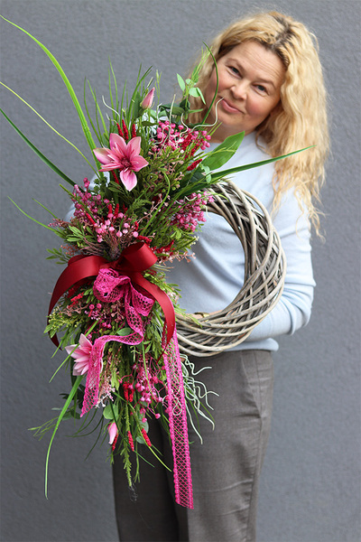 Asmetrio Deluna, kolorowy wianek na drzwi