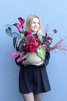 Bordona Krolewska B, nowoczesna kompozycja kwiatowa, wym.46x55x32cm