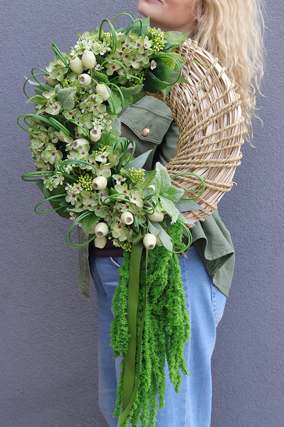 Green Spice, asymetryczny wianek na drzwi