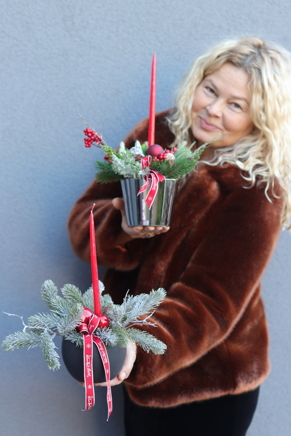 Minimal, świąteczny stroik ze świecą