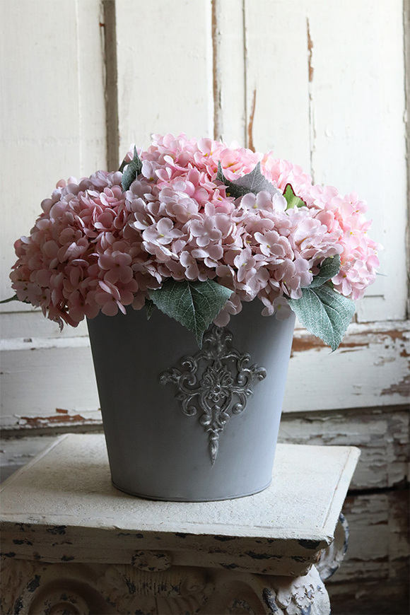 hortensje w metalowym naczyniu, Miledy Kredua, wym.40x33cm
