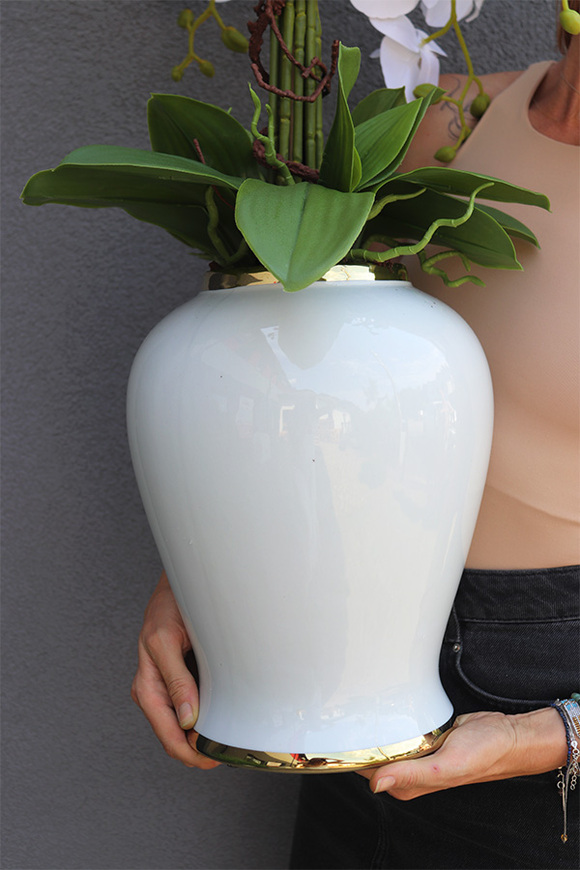 Krette Lusajl, gumowy storczyk w amforze