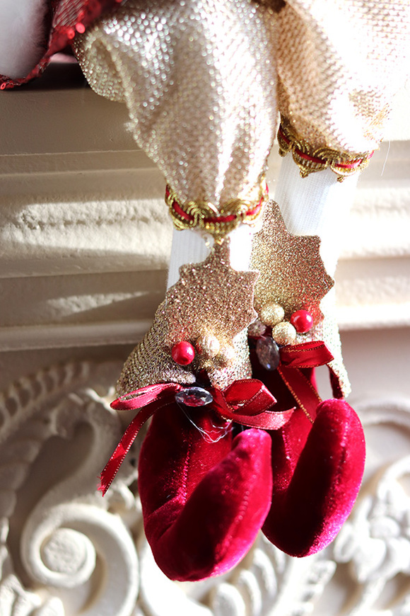 Skrzacik B, laleczka zimowa siedząca elf	