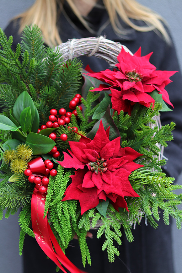 Do Betlejem, świąteczna kompozycja nagrobna w koszu