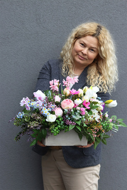 Łąka Greolo Pink, kompozycja nagrobna w naczyniu, wym.33x53cm