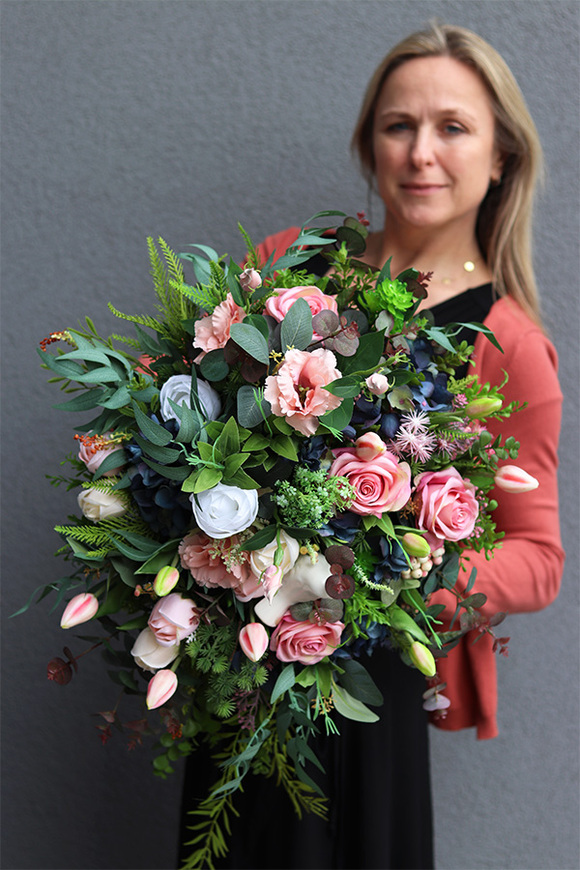Celinna Genotte, flowerbox z tulipanami