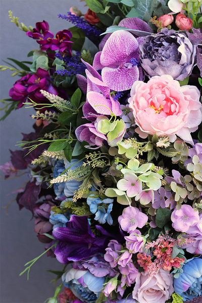 Mystery Geffea, fioletowa wiązanka nagrobna