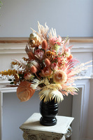 Mortario Vinn, nowoczesny bukiet nagrobny w wazonie