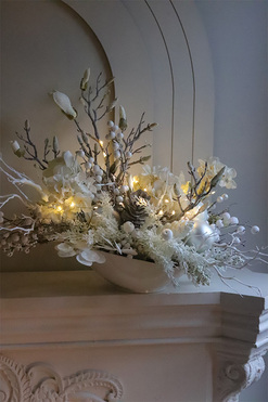 White Carol, zimowa kompozycja w osłonce LED, wym.45x60cm