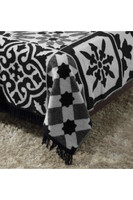 Makao, miękki koc z frędzlami