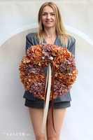 Fall Hydrangeas 3, wianek na drzwi z pomarańczowych hortensji