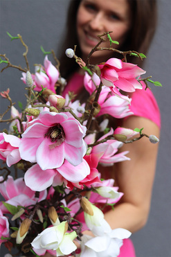 bukiet różowych kwiatów, Magnolie, dł.83cm