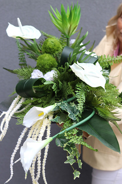 Elegantesa, nowoczesna kompozycja nagrobna w płaskiej misie, wym.46x100x55cm