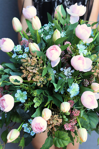 Tulippa 2, kompozycja nagrobna w misie