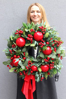 Apart Christmas Exclusives, świąteczny wianek na drzwi z wstążkami