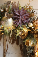 Subtelle Winter Glam, świąteczny wianek na obręczy LED