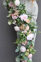 Eligia Modelita, girlanda kwiatowa