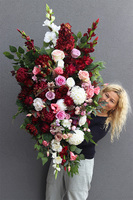 Burgundia, ogromna wiązanka nagrobna