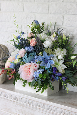 Mariwilioza, kompozycja kwiatowa pod ścianę, wym.42x59cm