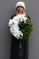 Orchidelia White 3, asymetryczny wianek z chwostem