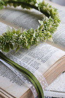 Olimpia Green, komunijny wianek na głowę