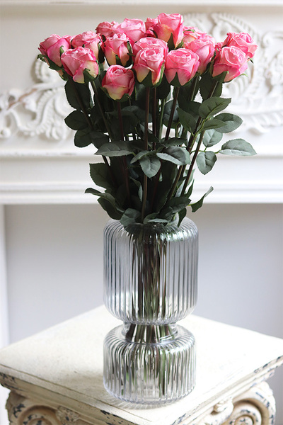 Pink Roses, kompozycja kwiatowa róże w wazonie