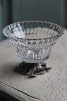 OD RĘKI Gerina B, posrebrzana patera z kryształem, wym.9.5x13cm