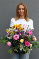 Rainbow Classic 2, kompozycja nagrobna w plastikowym naczyniu