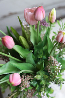 Heruta, kompozycja wiosenna z gumowymi tulipanami, wys.40cm