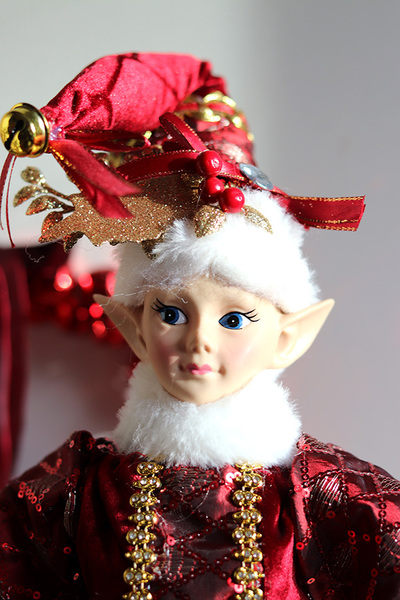 Skrzacik B, laleczka zimowa siedząca elf	