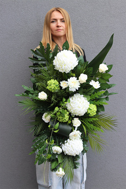 Nelema White, biała wiązanka nagrobna z chryzantemami, dł.76cm 