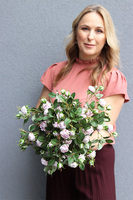 Różana Aleja, kompozycja kwiatowa w wazonie