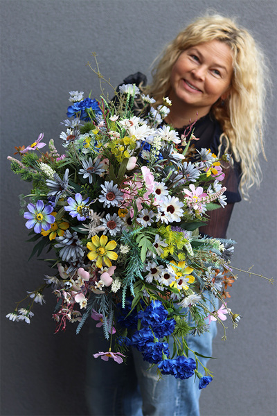 Polne Kwiaty 3, nagrobna dekoracja w osłonce