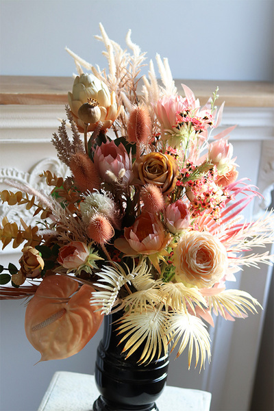 Mortario Vinn, nowoczesny bukiet nagrobny w wazonie